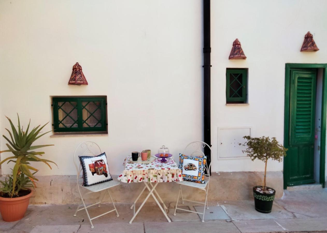 Le Lanterne Di Terrasini Hotel Exterior photo
